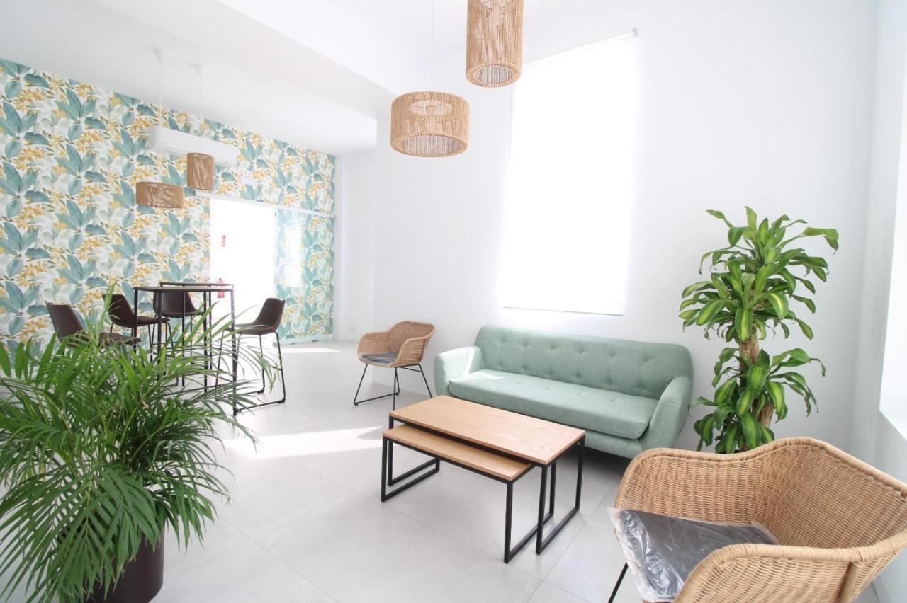 Hostal Tropical Μοτρίλ Εξωτερικό φωτογραφία